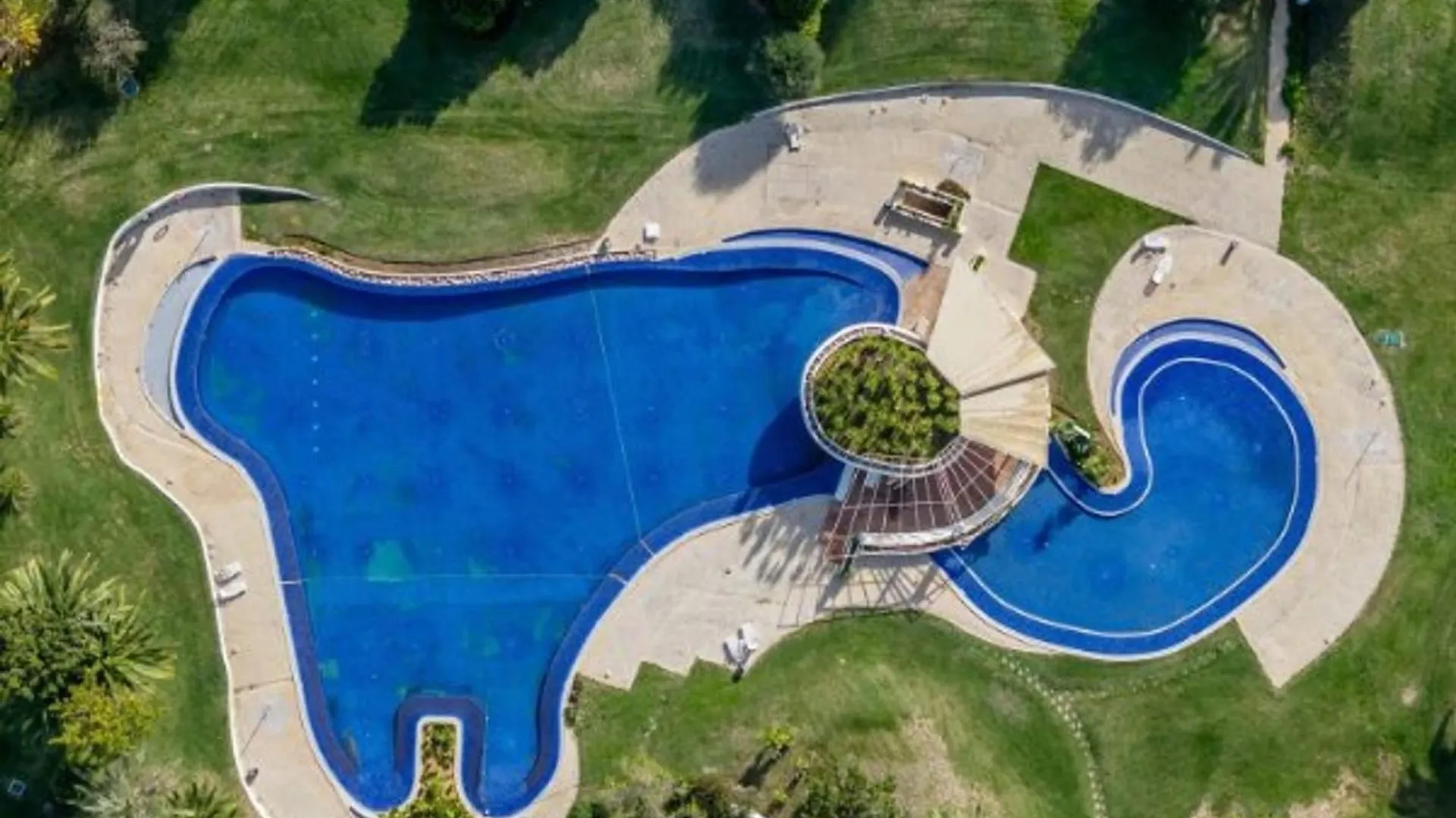 Spacious Apartment In Alvor 100 M² With Shared Pool 0*,